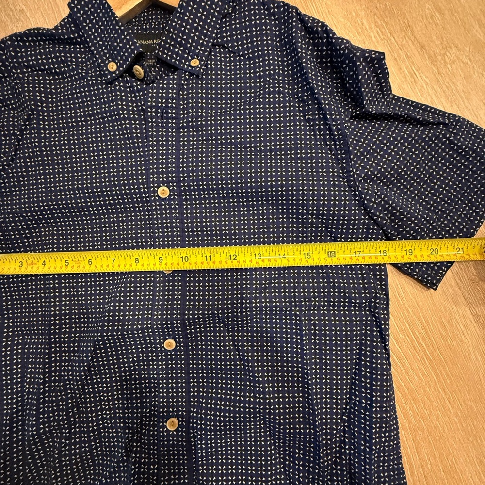 Banana Republic Navy and White Patterned Men's Shirt - Picture 4 of 8